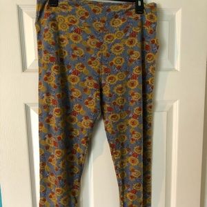 LuLaRoe tall and curvy leggings